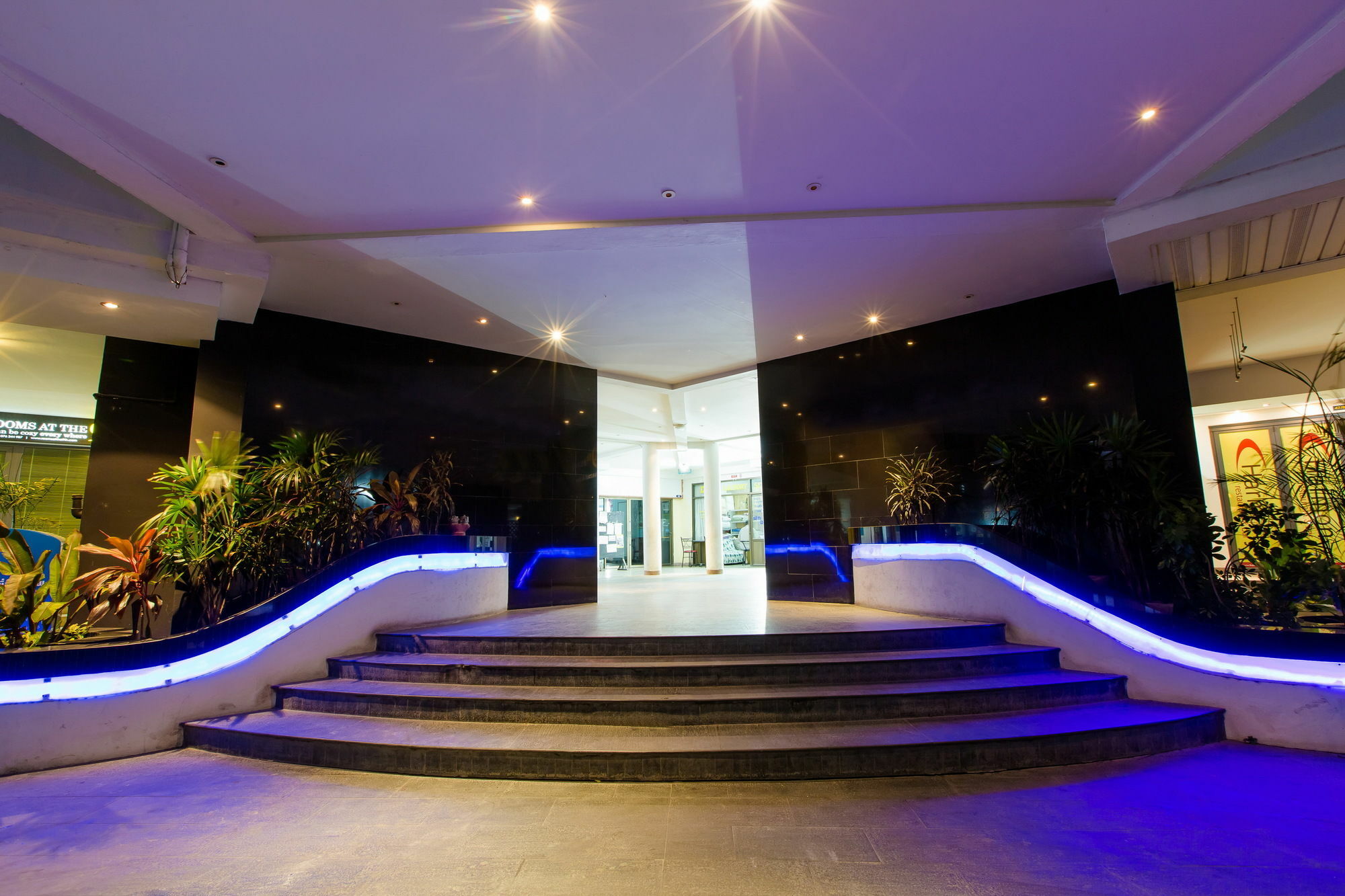 Patong Studio Apartments And Dormitory Exterior foto