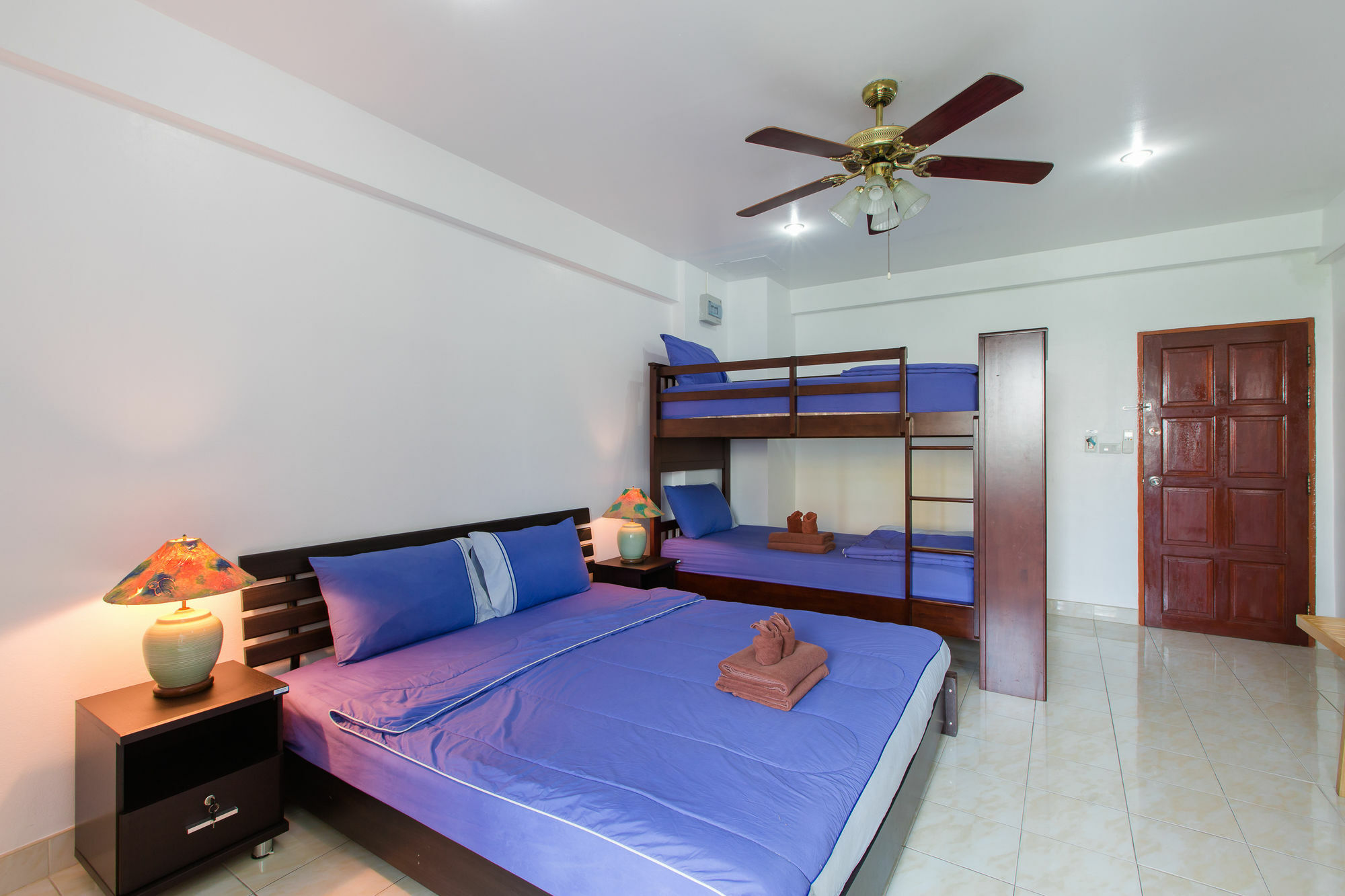 Patong Studio Apartments And Dormitory Exterior foto